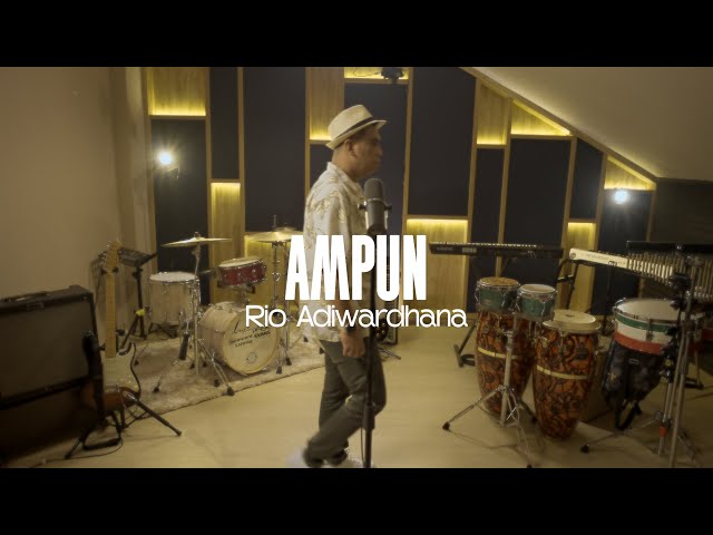 Rio Adiwardhana - Ampun (Official Video Lyric) class=