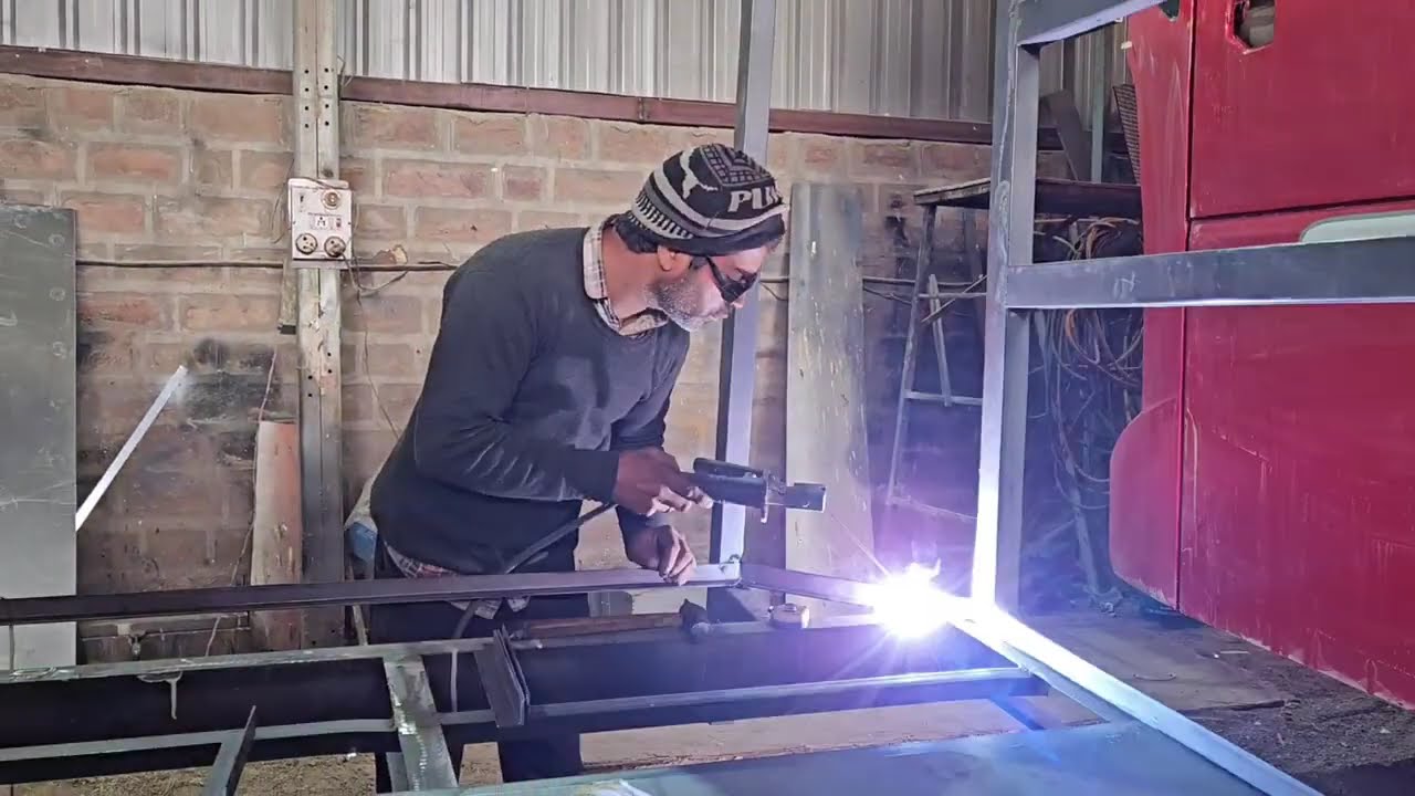 Bus Making Process NEW AC SLEEPER BUS BODY MANUFACTURING PROCESS PART 1 | स्लीपर बस बनान े ...