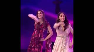Madhuri And Kriti Sanon Akhiyaan Milaoon Kabhi dancecover madhuri kritisanon ytshortstrending