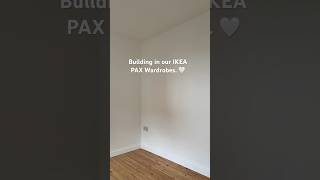 BUILDING IN OUR IKEA PAX WARDROBES🙌🏼😍 #ikea #ikeapax #wardrobe #diy Resimi