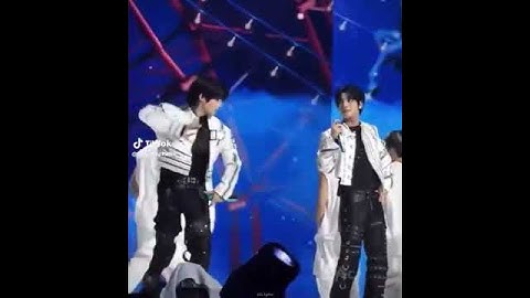 Họ nhìn nhau và đến khi Taehyun mỉm cười với Beomgyu👀🤗💗 #taegyu