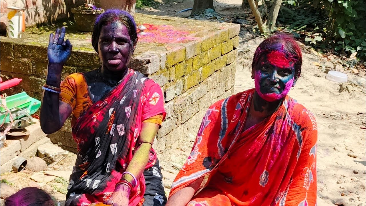 জোর করে সবাই রং মাখিয়ে চলে গেলো। রং মাখার শেষটা খুব মজার ছিল 😈🤢😡