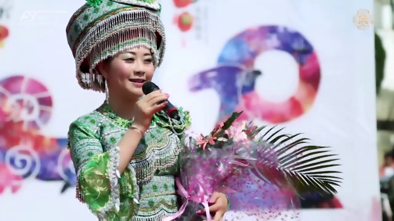 Laj Tsawb   Hmoob Ntsoog Nkauj Tog Qhua   邹兴兰  苗岭迎客歌