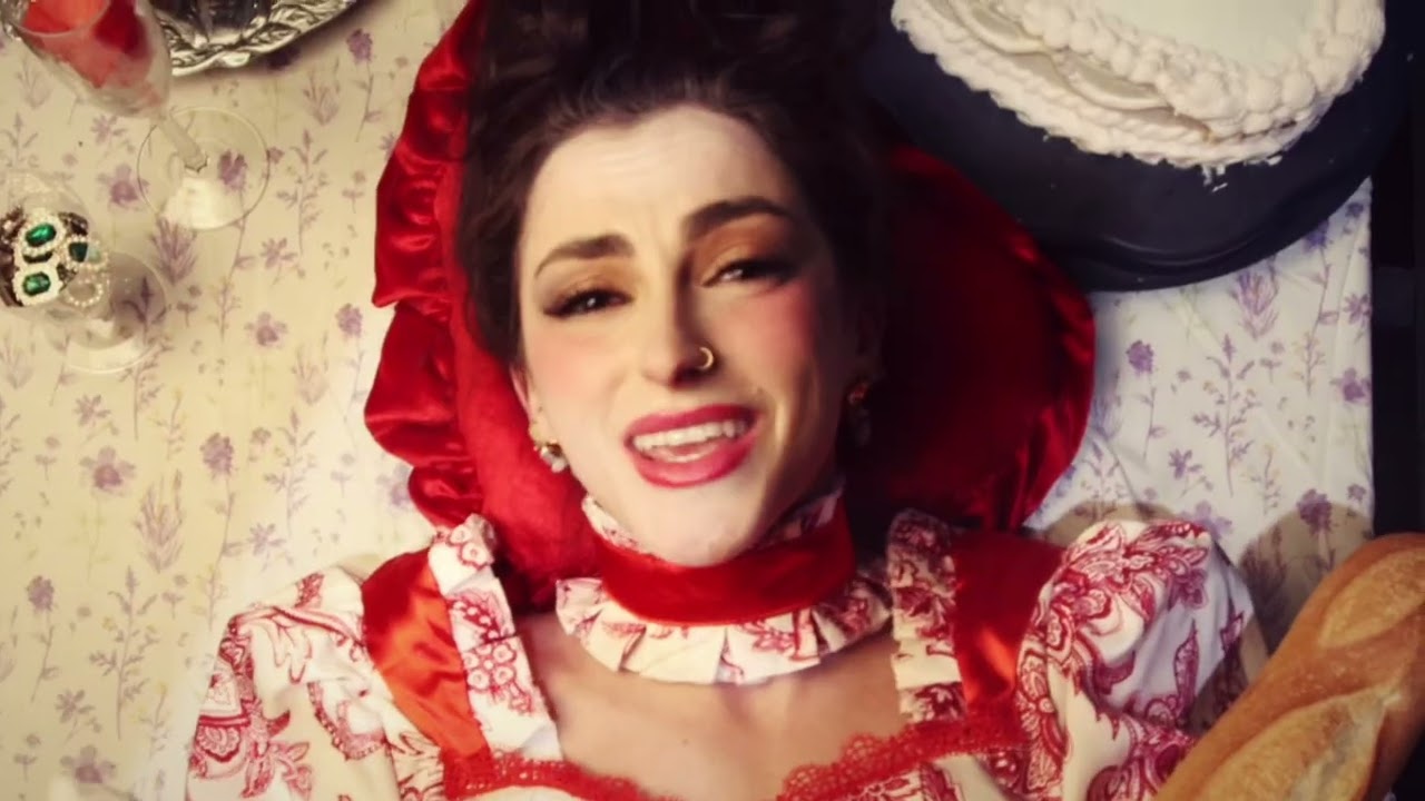 Chaney Sinclaire - French Kiss (Official Music Video)