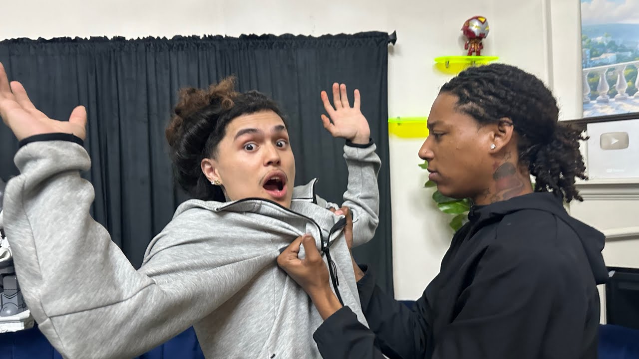 Называть Рину словом на букву «Б» перед Найей *разгорячилась*