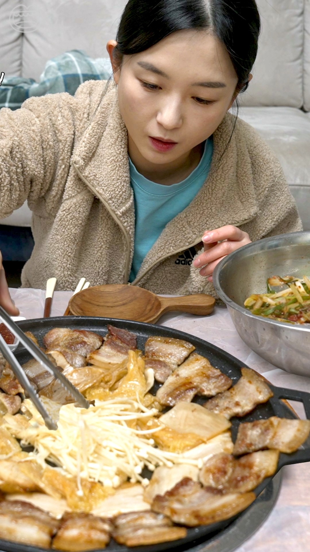 집에서 구워 먹는 삼겹살이 젤 맛있음