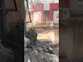 اشتباكات عنيفة   مقاوم يطلق الرصاص تجاه قوات الاحتلال وسط مدينة جنين في الضفة الغربية حالتي