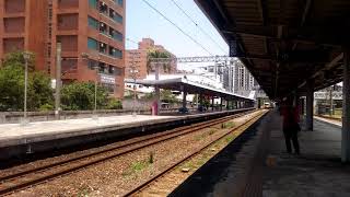台鐵EMU1200試運轉列車通過北新竹站