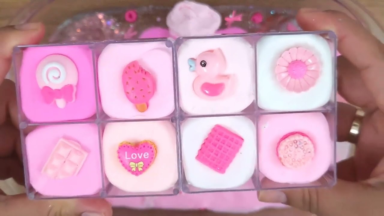 Winnie the Pooh and his friends Slime - Mixing makeup, glitter and loads of things into clear slime