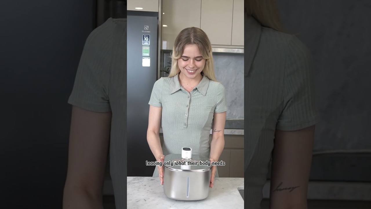 Does Your Cat Drink Water Like This? 🐱💧 | The PawPury Solution 