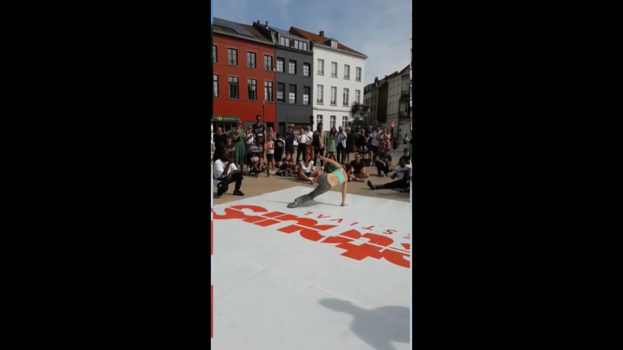 Breaking at 55years Young @DetoursFestival  2023 Migrants Passage 1 vue Derrière