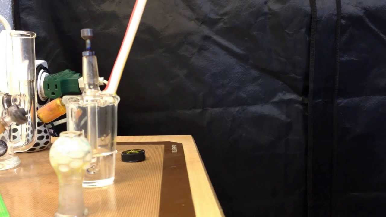 Trying on my new little 7ten cup from 710ers fest in Pomona  and dabbing on some Shatter !