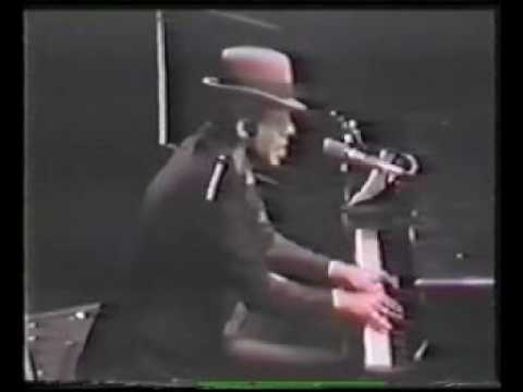 Tom Waits Live - Tango