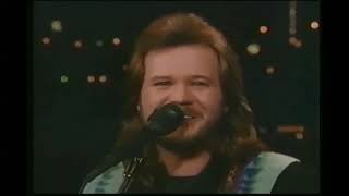 Watch Travis Tritt Dont Give Your Heart To A Rambler video