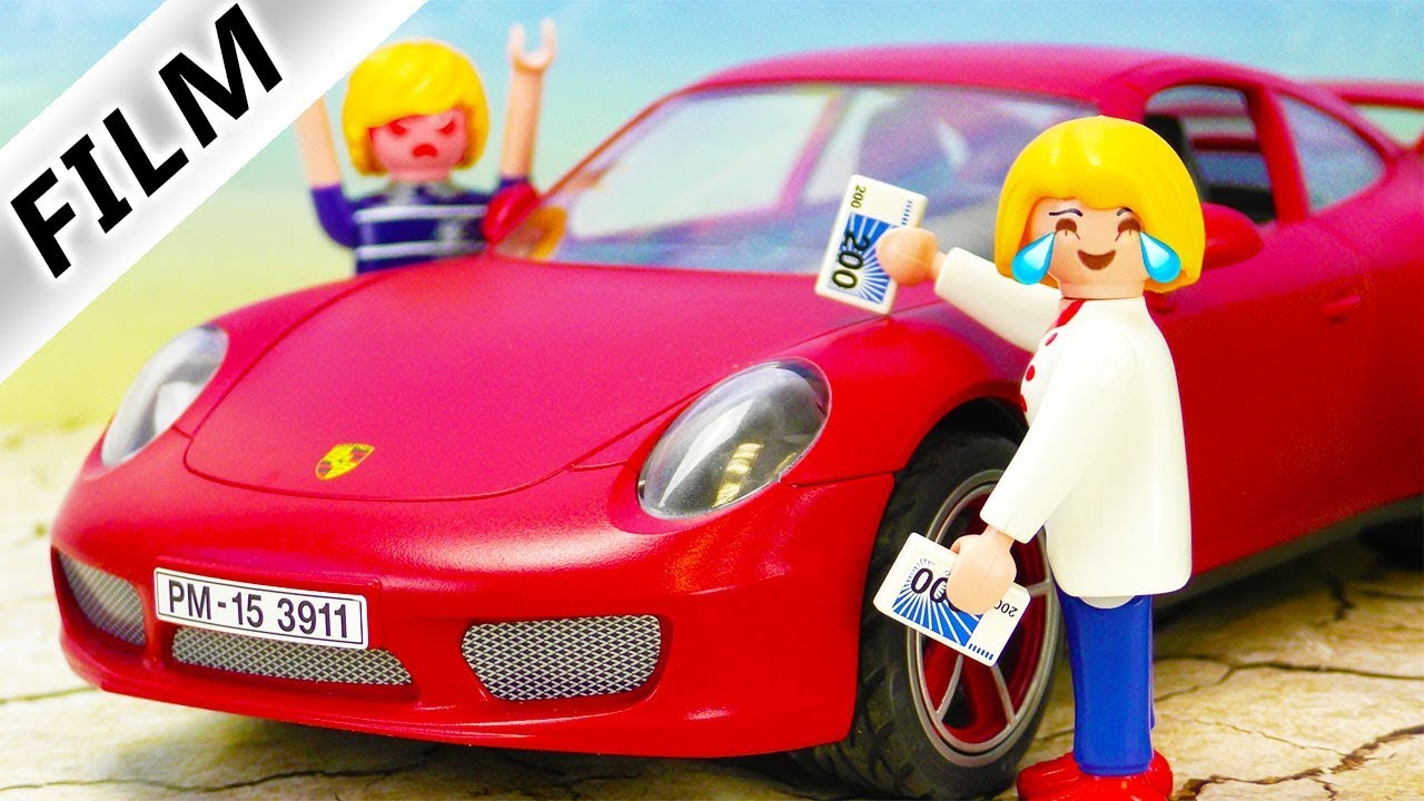 Playmobil Film Familie Hauser - Große Pause mit den Schulsanitätern Lena und Lisa - Video für Kinder