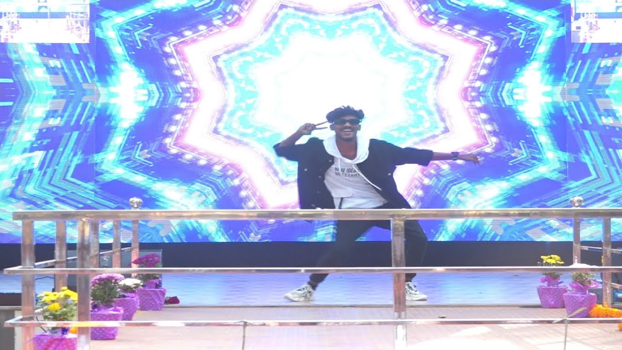 NRI College Freshers party || Solo Dance By Varun || College Fest ...