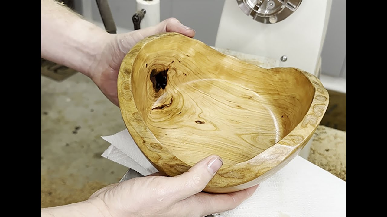 Woodturning A live edge bowl... Well... Almost a live edge bowl