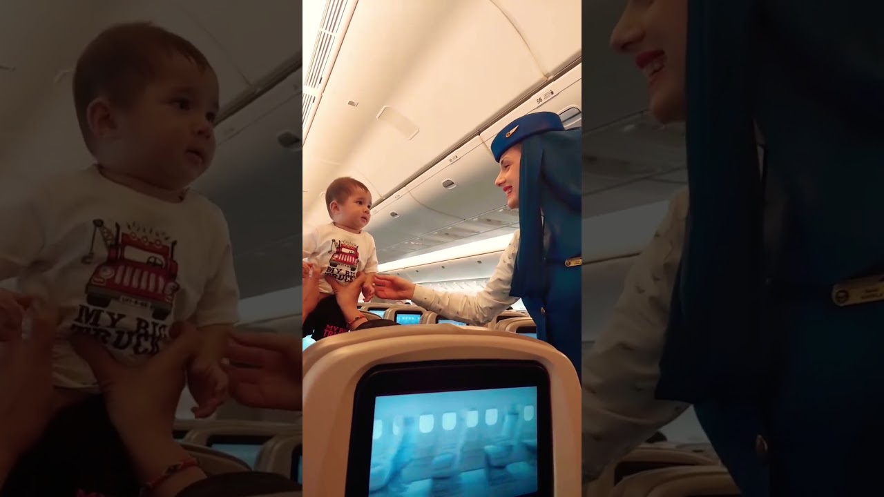 #singapore#air#hostess#cabincrew#play#little#baby#😘😘# ✈️✈️#nechural#vlog#travel@JulianaBaltar