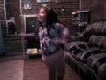 niña bailando el limbo