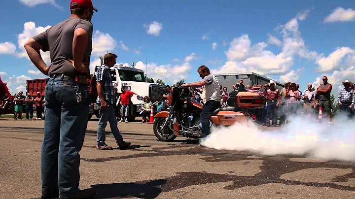 Harley Davidson hitting rev limiter during a burnout
