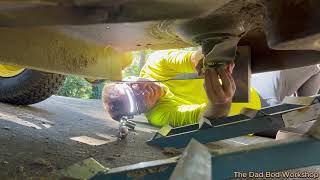 John Deere X350 Changing the Cutting Blades