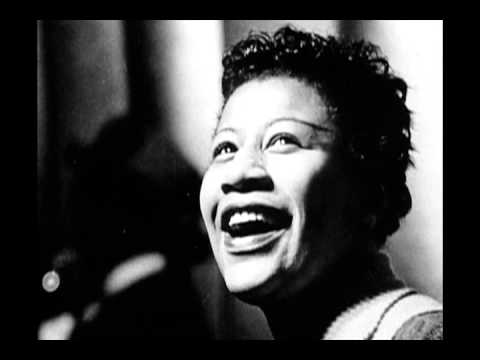 Video: Ella Fitzgerald Net Worth: Wiki, precējies, ģimene, kāzas, alga, brāļi un māsas