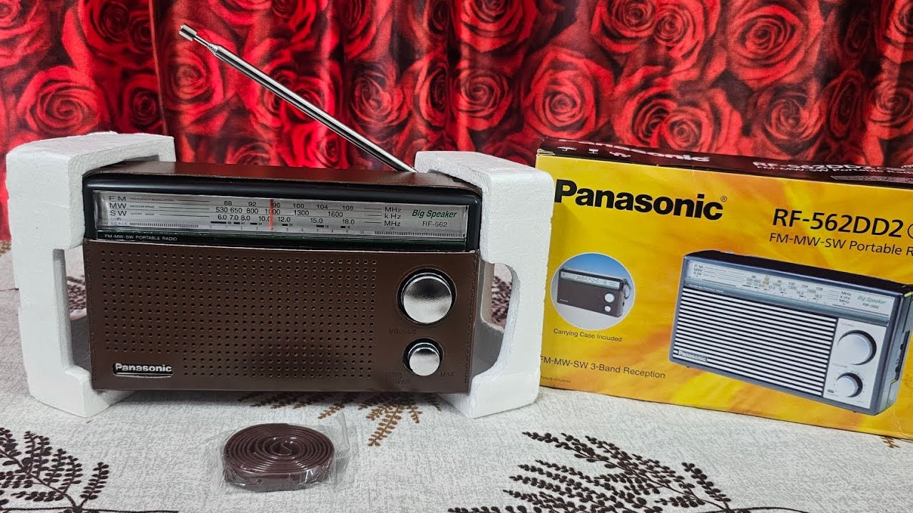 PANASONIC RF-562D AM FM SW Shortwave Transistor Radio - Retro Design  (Battery operated)