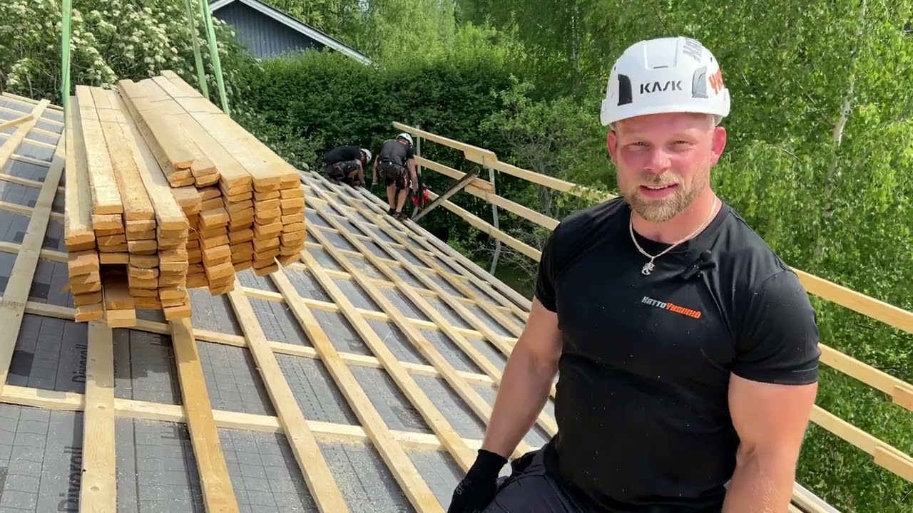 Rami Hietaniemi näyttää miten Kattoyksikkö asentaa