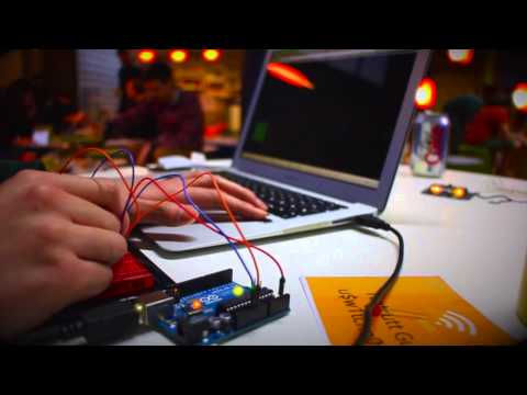Howard's amazing game, powered by #nodebots https://github.com/cheeseen