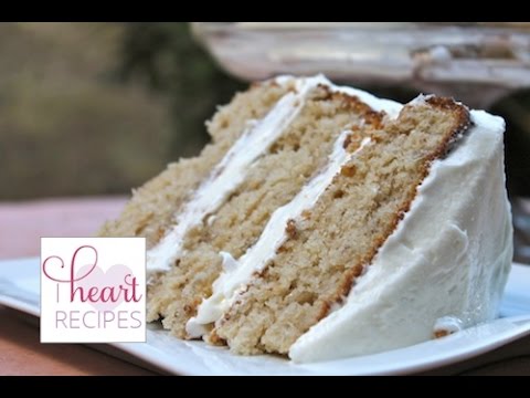 southern-hummingbird-cake-recipe-|-i-heart-recipes