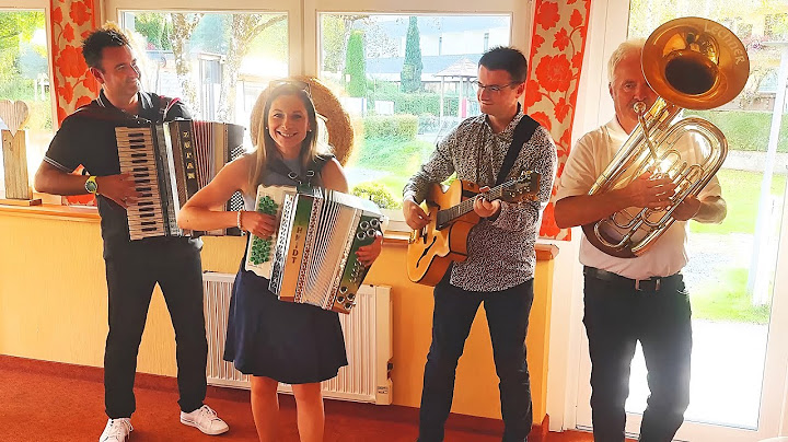 Claudia Hinker spielt "Lustiges Wochenende" von Franc Mihelic auf ihrer Steirischen Harmonika