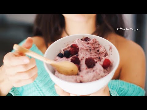 Video: Sorbete De Frutos Rojos Con Plátano Y Miel