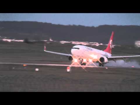 Turkish Airlines Boeing 737-800 hard landing STR