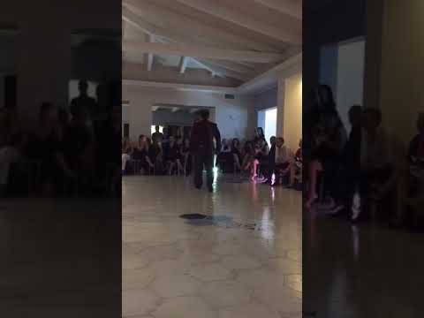 Angel Coria y Claudia Sortino improvvisando al Tango Village 2019