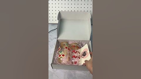 Packing orders with Phomemo 241BT printer#labelprinter #smallbusiness #phomemo #label #valentinesday