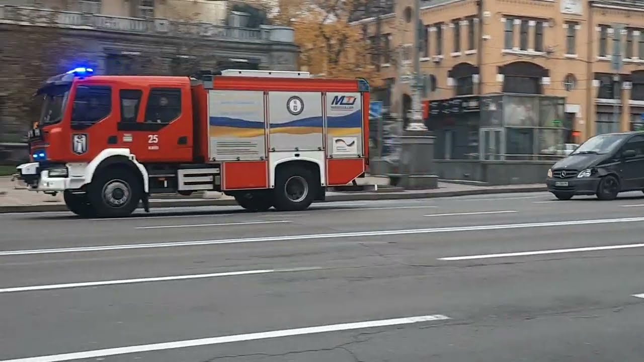 Kyiv city emergency vehicles responding code 2/3 (compilation)