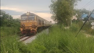ข.รถธรรมดาที่ 284 จเ.- กท. D:ALSTROM4228🚆ผ่านเครื่องกั้นกม.99(ตามเวลา)#รถไฟไทย #รถไฟสายตะวันออก 
