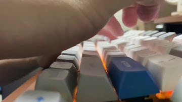 Keychron K8, MT3 keycaps, Kailh BOX Noble Yellow switches