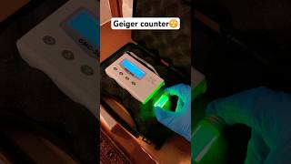 #experiment #cyalume #geigercounter #radio #nuclear #light #radioactivity #cool #science #chemistry