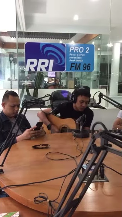 K13N di Radio Pro 2 Bandung