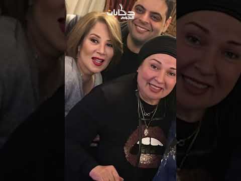 عائلة نور الشريف وأصدقاءه في منزله أول ايام رمضان