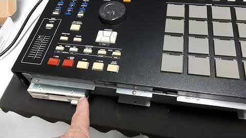 MPC 2000 XL - screen blank, all lights on - Help!