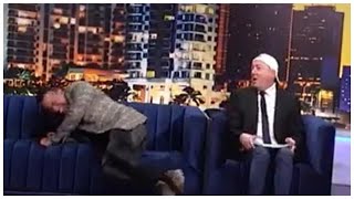 El Traductor De Anselmo Se Ríe A Carcajadas Con El Mudo