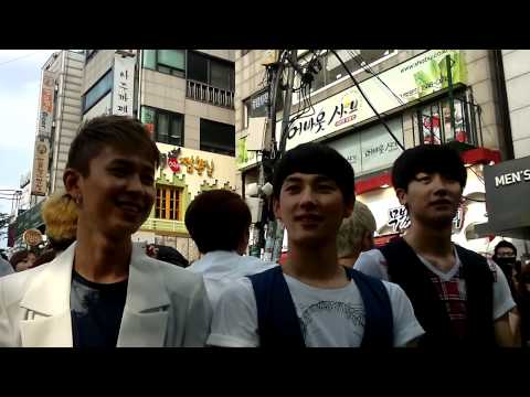 [06252012] ZE:A at Hongdae