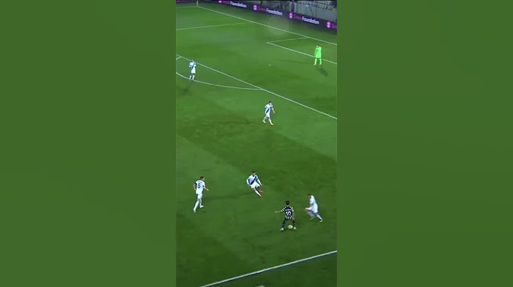 Great high five of 17-year-old Turkish football player Arda Güler