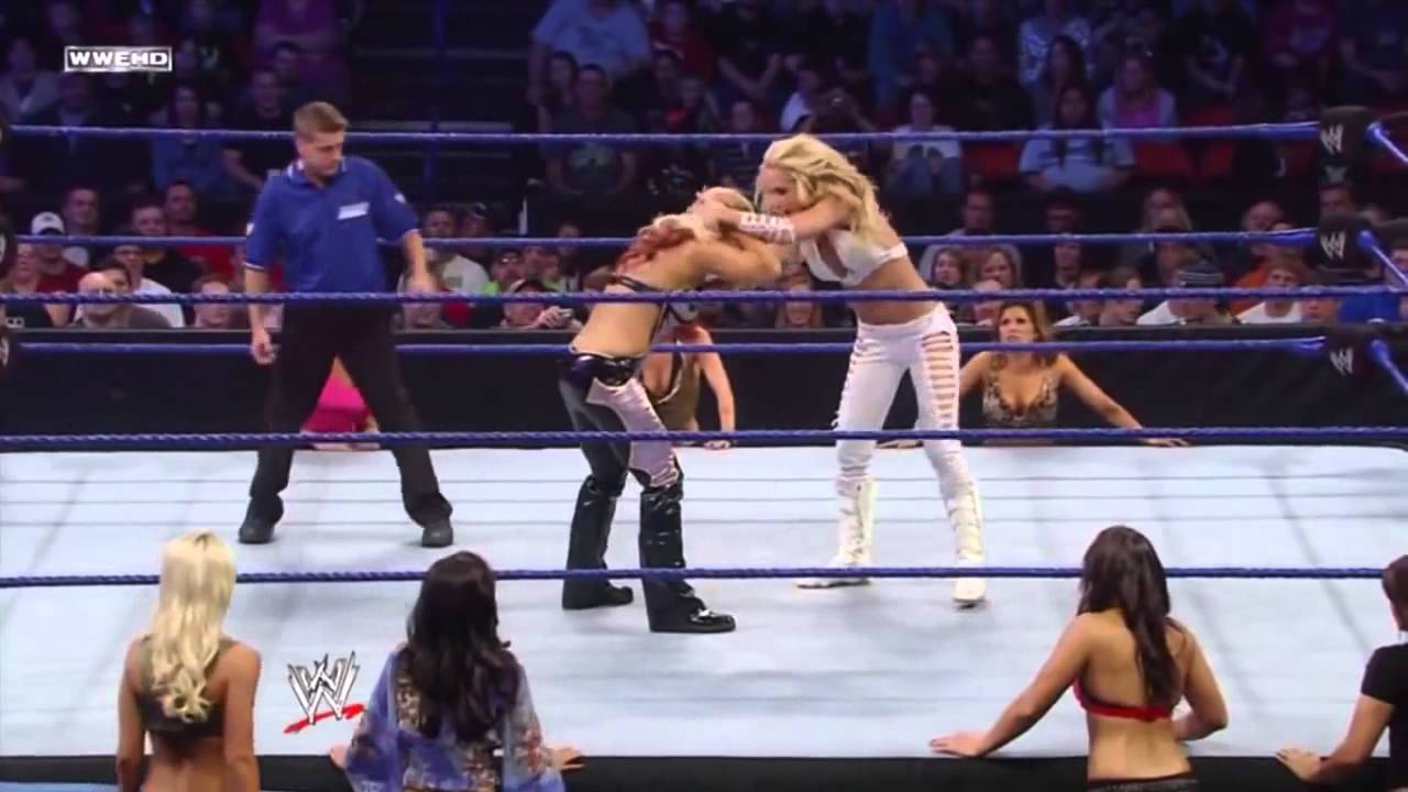 Michelle McCool vs Beth Phoenix -SmackDown 10/03/2 - YouTube
