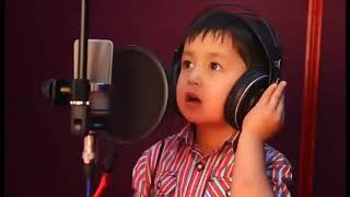 Afgan Çocuğun mükemmel Sesi Resimi