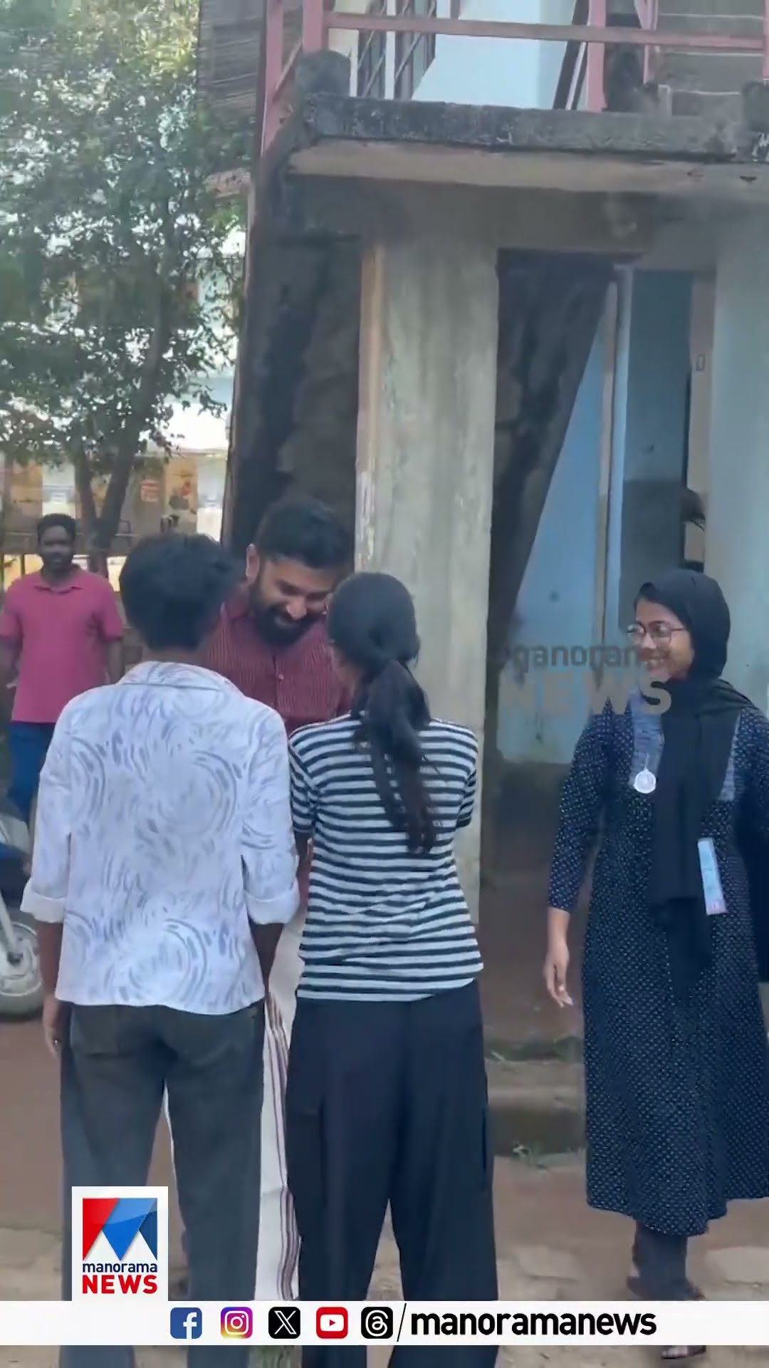 ക്രിസ്മസ് സ്പെഷ്യൽ ക്രിസ്തീയ ഭക്തിഗാനവുമായി വി.ടി ബൽറാം | VT Balram Song