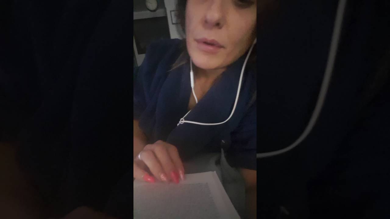 ASMR 🤓😴 Whispering...read book INAUDIBLE