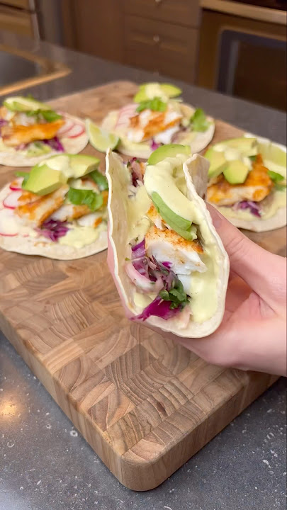 BEST EVER BAKED FISH TACOS 🌮 #tacos #mexicanfood #fish #easyrecipe #dinner #cooking #recipe #shorts
